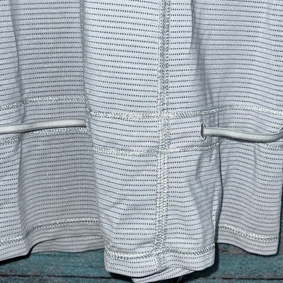 Lululemon Hustle & Bustle Tank Top 6 Grey Striped Drawcord Waist Cinch Athletic - Picture 11 of 15